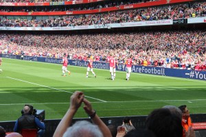 Giroud saluting his winner